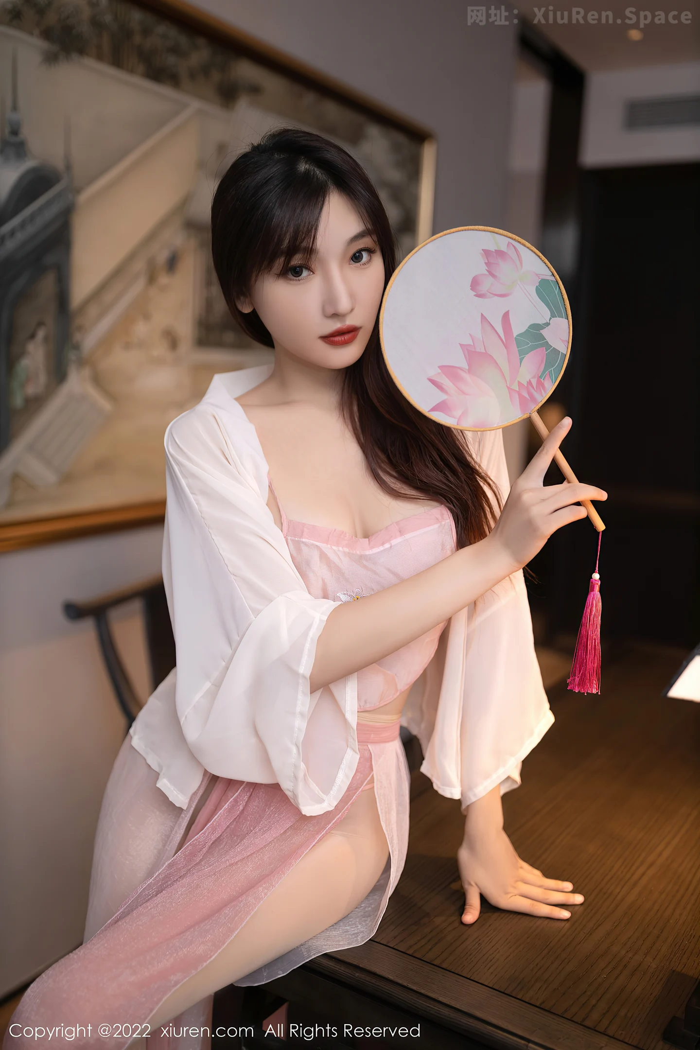 图片[3]-[XiuRen秀人网] VOL.5666 模特陆萱萱性感粉色古装服配超薄肉丝秀完美身材撩人诱惑写真82P-秀人网官方网站